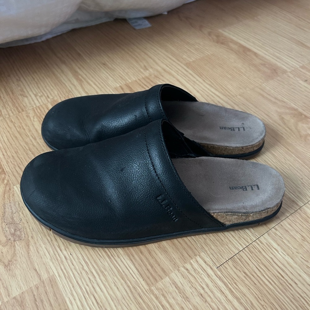 LL Bean Go Anywhere Black Leather Clogs - Women’s Size 9